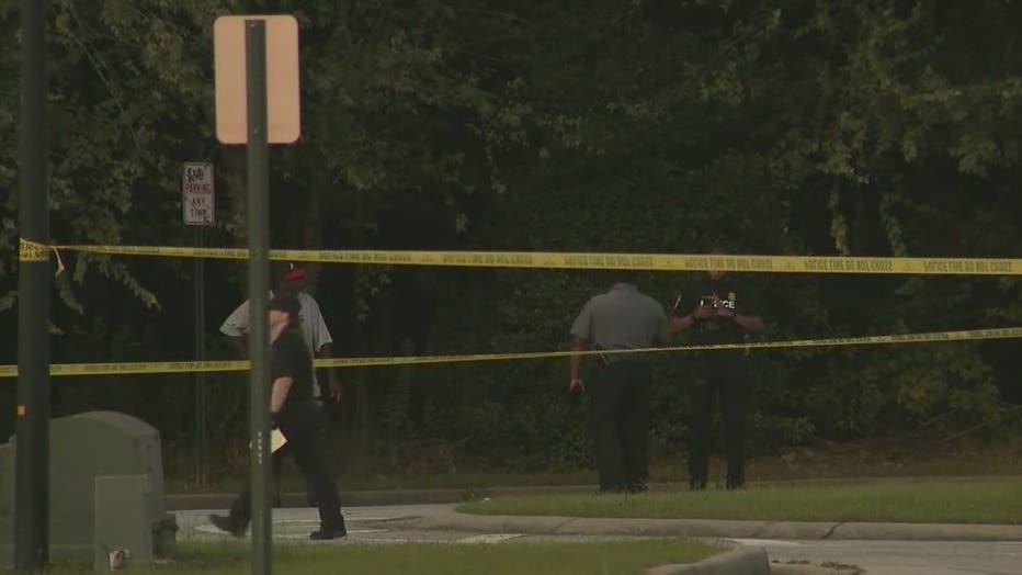 South Fulton police investigate a deadly shooting along Butner Road on Sept. 29. 2021.