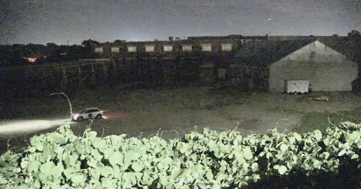 Police investigating after man found dead in SW Atlanta | FOX 5 Atlanta