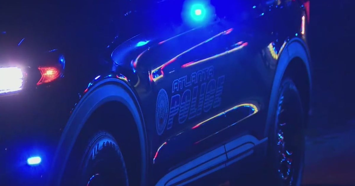 Body found inside car in SW Atlanta, police investigate | FOX 5 Atlanta