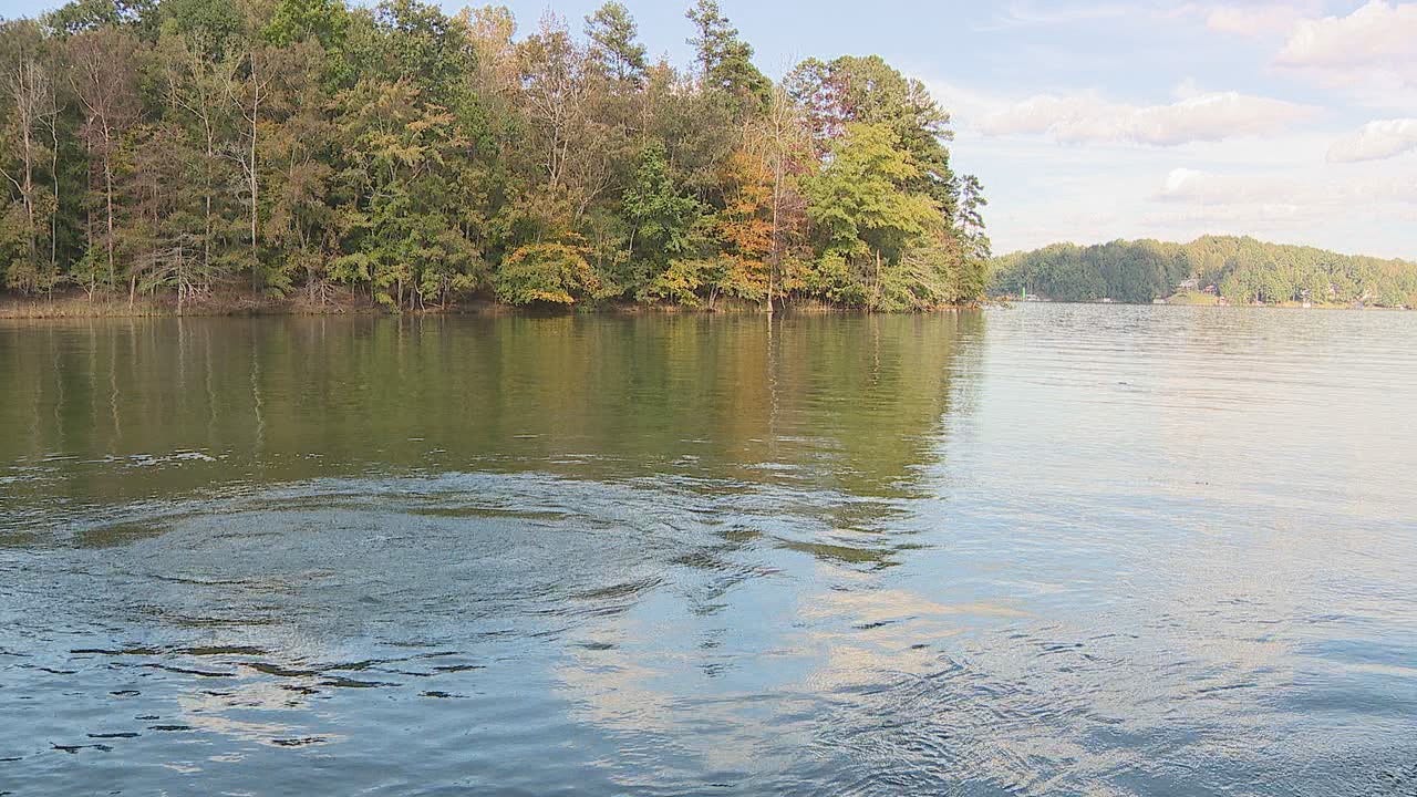 Woman Injured In Bizarre Attack On Lake Lanier Dock Deputies Say FOX   P LAKE LANIER RECOVERY DIVERS 530A 00.00.33.27 