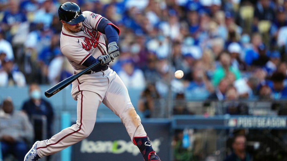 Dodgers score eight runs in one inning as they defeat Braves