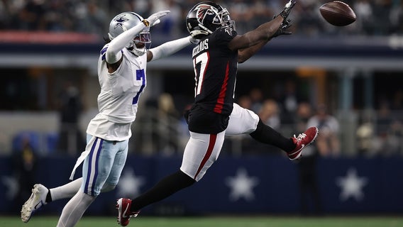 Elliott, Cowboys get back on track with 43-3 rout of Falcons