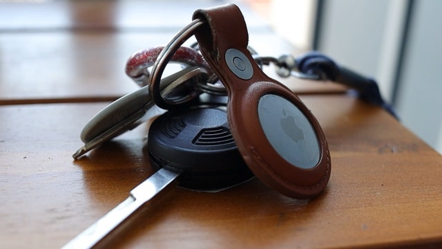 Cybersecurity expert weighs in on privacy risks tied to Apple AirTags