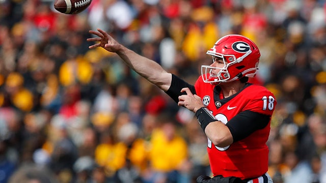 QB Daniels returns as No. 1 Georgia dominates Missouri, 43-6