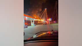 Firefighters battle blaze at Acworth auto parts store