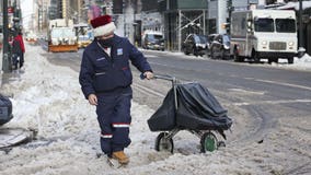 Holiday tipping: Can you tip your mail carrier?