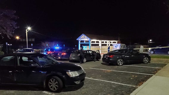 Mail carrier, bystander injured in shooting at northwest Atlanta apartment complex