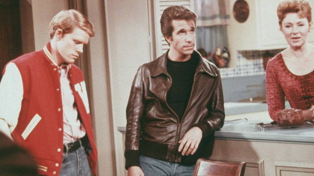 Henry Winkler auctioning off 'Happy Days' gear, including Fonz jacket