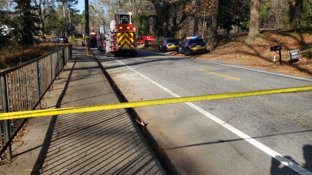 Kayaker drowns in SW Atlanta, officials say