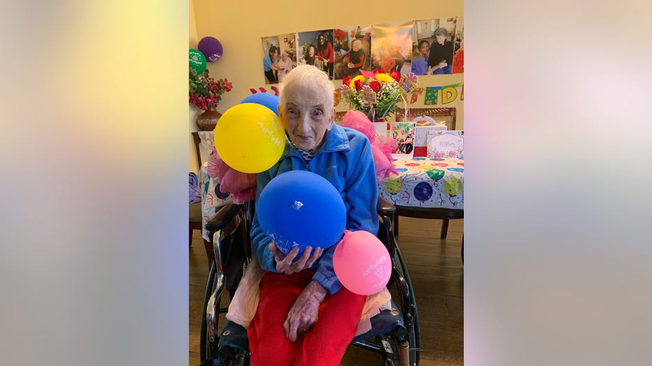 888dc160-MANGOLD OLDEST WOMAN