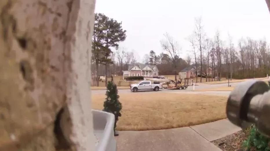 Doorbell camera captured a truck theft in Ellenwood.