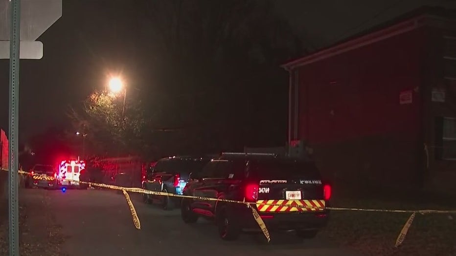 Bodies Found Behind Abandoned Building In NW Atlanta, Police Say | FOX ...