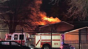 Massive fire damages southwest Atlanta apartment building