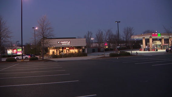 9-year-old accidentally shoots 7-year-old inside car while adult picked up food, police say