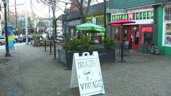 Little Five Points restaurant worker attacked by man with box cutter