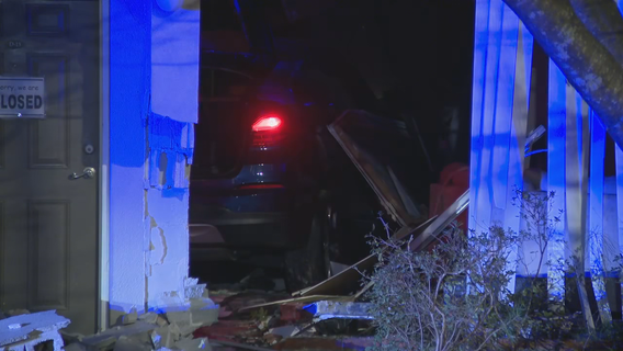 Driver crashes into northeast Atlanta apartments after being shot, later dies