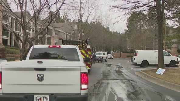 SWAT team called to gunman barricaded at Norcross apartment complex