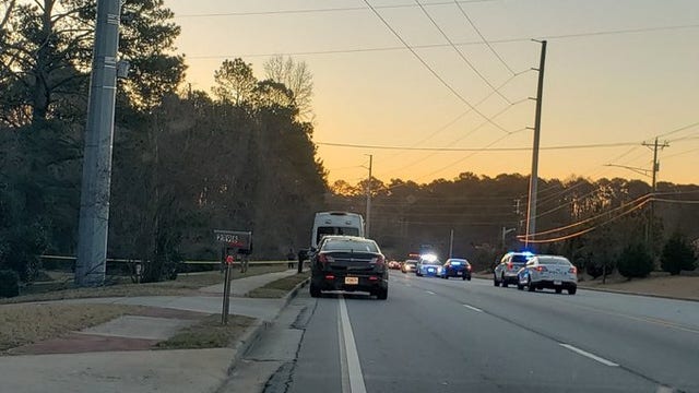 Police: Man found shot to death in car on Gwinnett County road