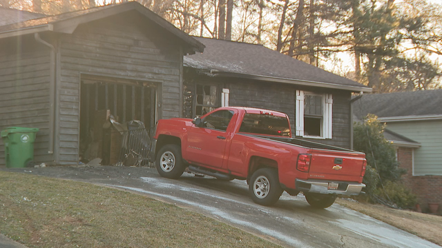 5 escape DeKalb house fire without injuries