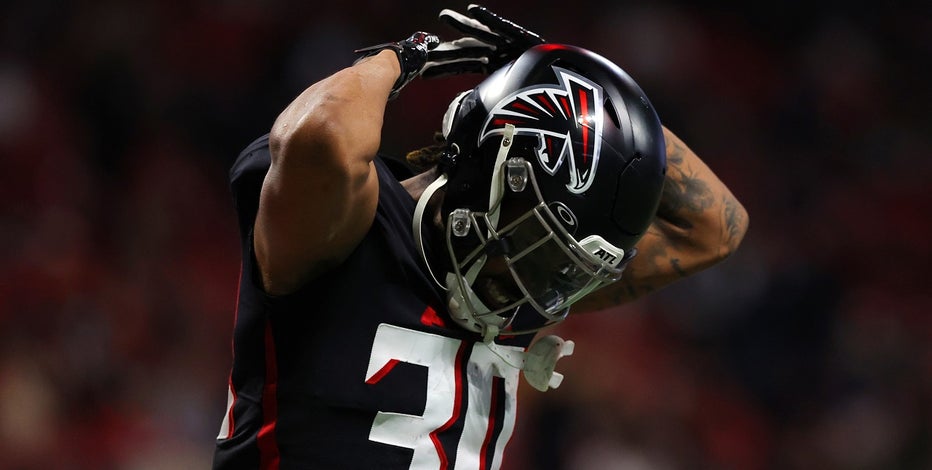 Falcons beat 49ers in retro uniforms, Sports