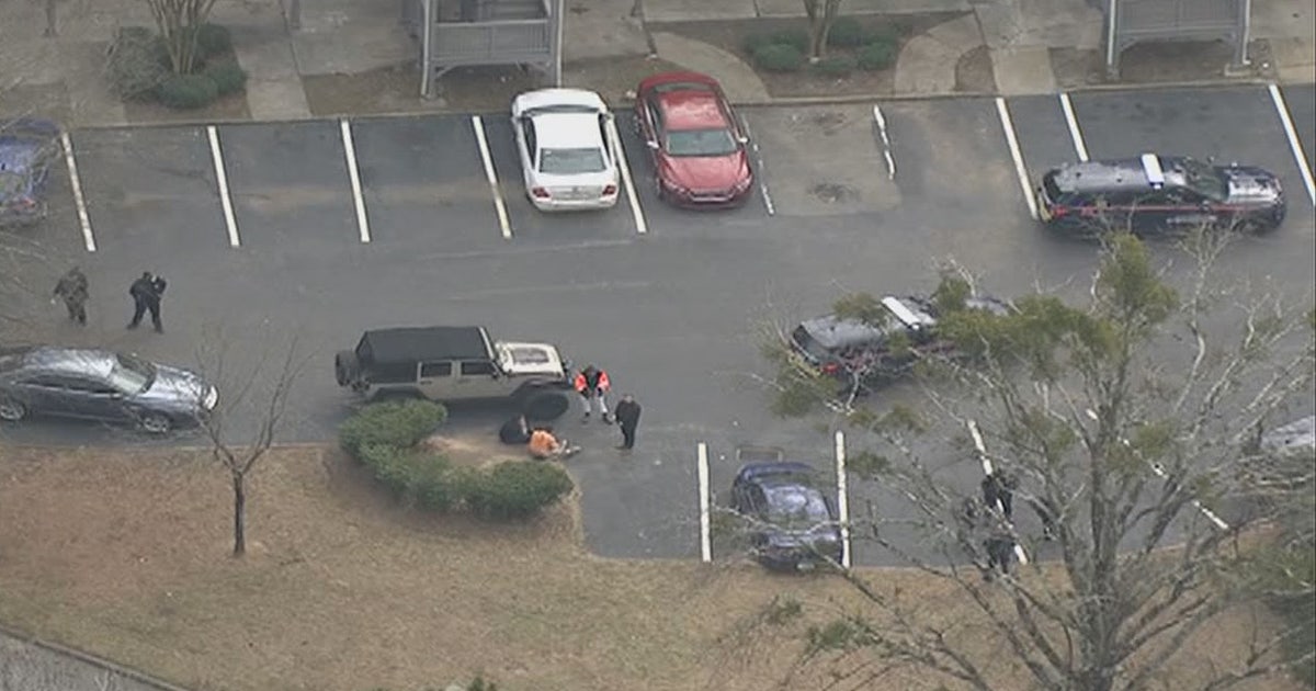 1 dead, 1 wounded in shooting a SW Atlanta apartments, police say | FOX ...