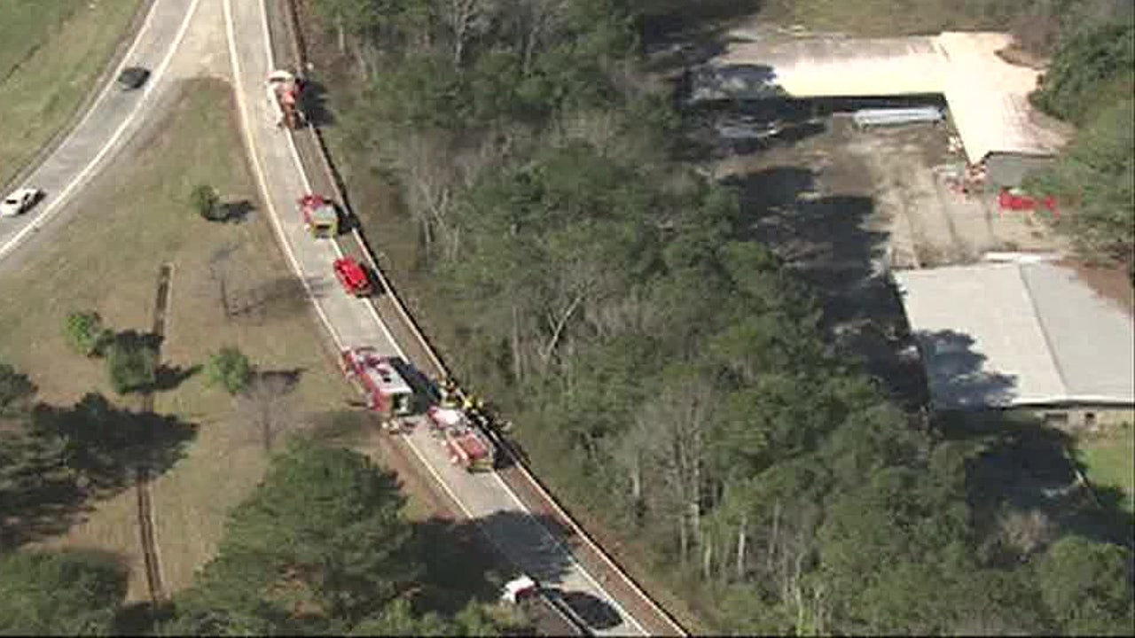 Ramp to I-75 north in Marietta closed after car rolls off road into woods - Vimarsana News