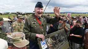 Gail Halvorsen, 'Candy Bomber' in Berlin Airlift, dies at age 101