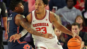No. 1 Auburn defeats Georgia 74-72 in Athens