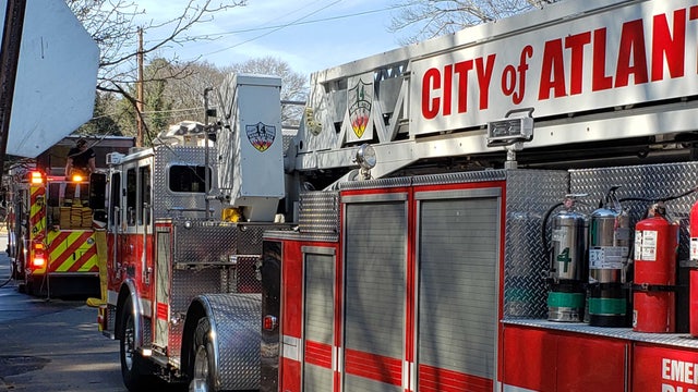 Residents escape fire that destroyed one side of SW Atlanta duplex