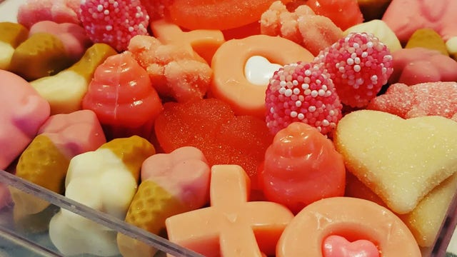 Atlanta business puts the 'cute' in charcuterie with candy boards