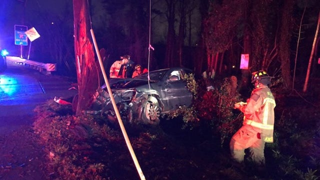 Car crashes into pole, 2 injured in northeast Atlanta