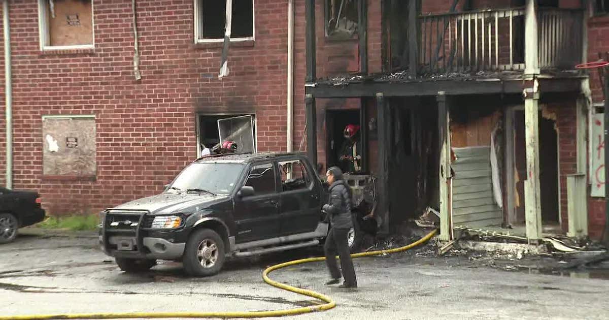 1 man dead, 1 recovering after massive apartment fire in NW Atlanta ...