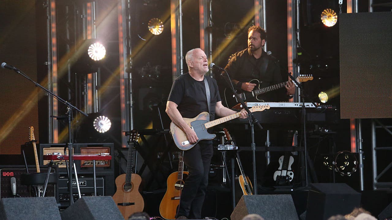Pink Floyd and David Gilmour Removing Music From Digital Platforms in  Russia and Belarus