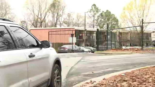 Police: Man punched out windows of Atlanta woman's apartment during argument