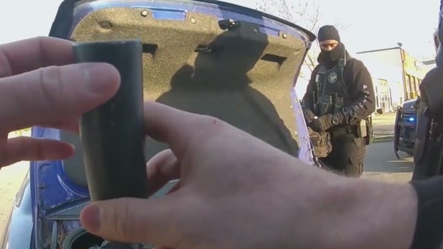 Police confiscate stolen, modified gun during traffic stop