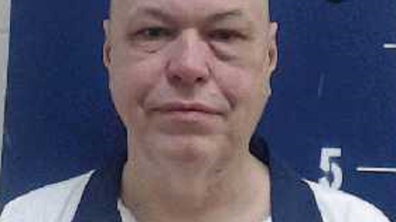 Judge halts execution of Georgia man convicted of killing 8