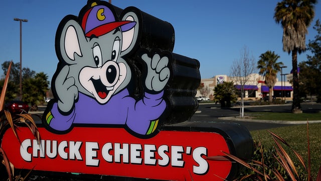 Chuck E. Cheese opens early for children with autism
