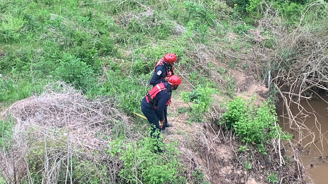 Kayakers pulled from swollen Yellow River by Gwinnett County firefighters