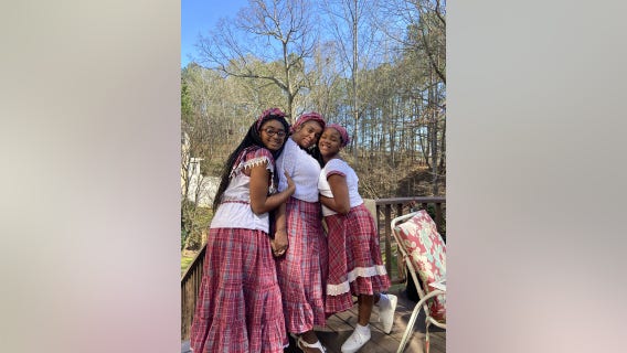 Legally blind mom of 5 says she's 'just like any other parent out there; I just so happen to be blind'