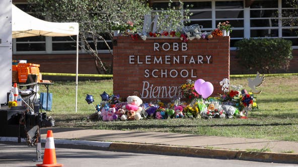 Onlookers urged police to charge into Texas elementary school after shooting began