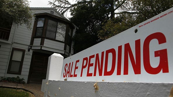 Pending home sales slide for sixth straight month, slowest pace in nearly a decade