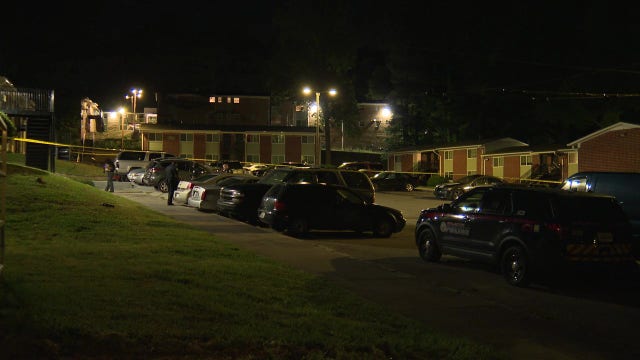 Man, woman injured in Hollywood Road apartment shooting