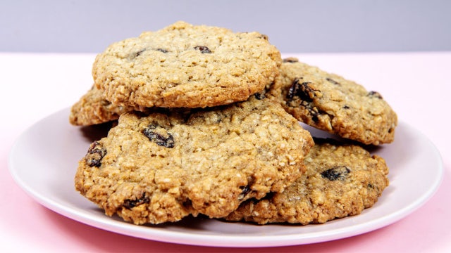 FOX 5 FINDS: National Cookie Day deals & more | Dec. 4, 2025