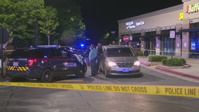 Man shot dead outside SW Atlanta barbershop