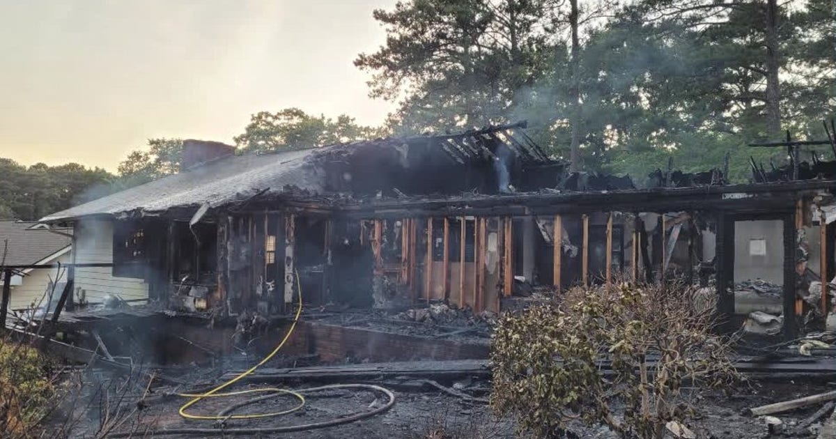 Man escapes from burning Gwinnett County home | FOX 5 Atlanta