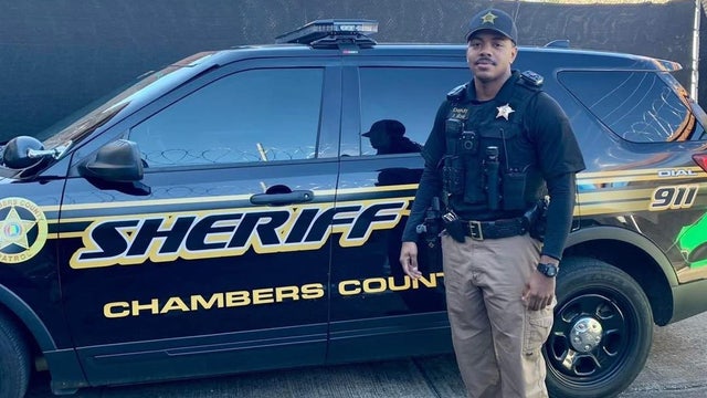 Alabama deputy killed in car chase, sheriff's office says