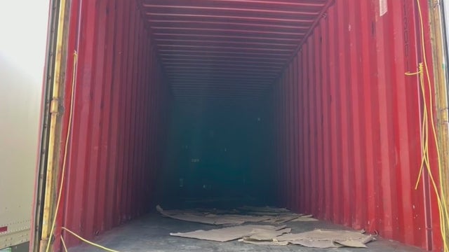 Truck driver says thousands of dollars in tires stolen from rig as it sat in DeKalb County lot