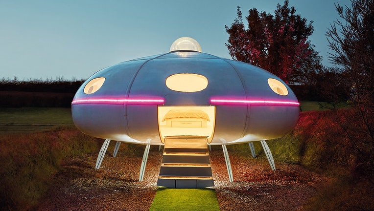 Airbnb UFO edit