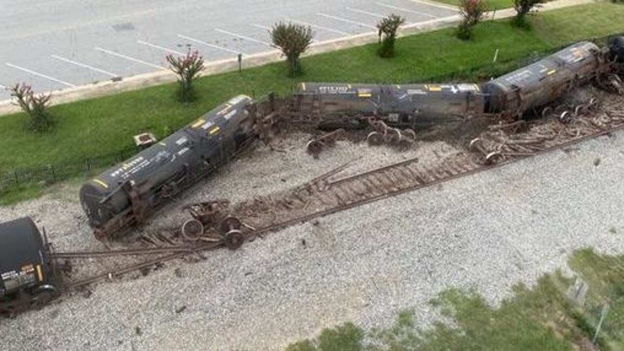 Train derails near Robins Air Force Base - Vimarsana News