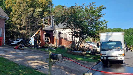 Family of 3, dog escape South Fulton house fire